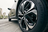 ホイールもカラーマテリアルデザイナーの担当。「シトロエンC5 X」のアルミ切削の黒いインサート部分も柳沢さんのチームが仕上げた。