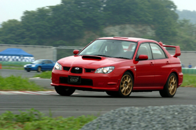 【スペック】spec.C 17インチ仕様:全長×全幅×全高=4465×1740×1425mm/ホイールベース=2540mm/車重=1390kg/駆動方式=4WD/2リッター水平対向4DOHC 16バルブターボ・インタークーラー付き(280ps/6400rpm、43.0kgm/4400rpm)/価格=349万6500円