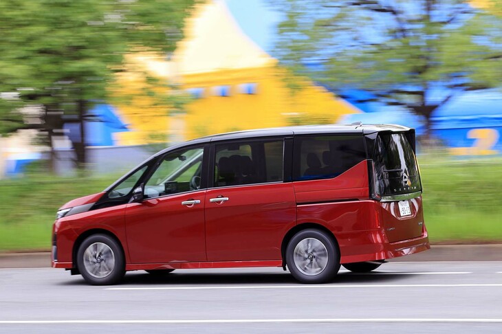 機能の充実ぶりに加え、乗り心地や静粛性、動力性能と、クルマとしての基本性能も確実に進化している現行型「セレナ」。これなら家族の足として、長く使える一台となるだろう。