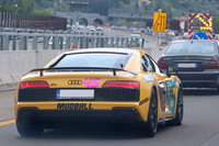 【写真06】ルーマニアのナンバープレートが付けられた「アウディR8」。フィレンツェ―ボローニャ間で2025年6月。