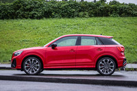 「SQ2」のボディーサイズは全長×全幅×全高=4220×1800×1525mm、ホイールベース=2595mmで、車重は1560kgと発表されている。