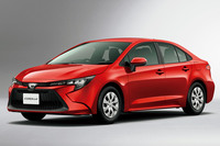 2019年9月17日に発売された新型「トヨタ・カローラ」。日本専用ボディーを採用することで、サイズの拡大を最小限にとどめている。