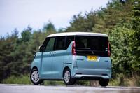 「eKスペース」の外装色は、試乗車の「ミントブルーメタリック×ホワイトソリッド」のツートンカラー(有償色)を含む全9タイプ。モノトーンカラーが6種類、ツートンカラーが3種類ラインナップされている。