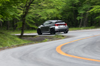 「GR-DAT」車の車重は6段MT車よりも20kg重い1300kg。燃費(WLTCモード)は前者が10.8km/リッター、後者が12.4km/リッターと結構違う。