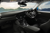 「アルファ・ロメオ・ジュリア ヴェローチェ」にFRの右ハンドル仕様が登場の画像