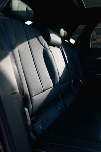 GMが「キャデラック・リリック」を日本に導入 航続距離510kmの新型BEVの画像