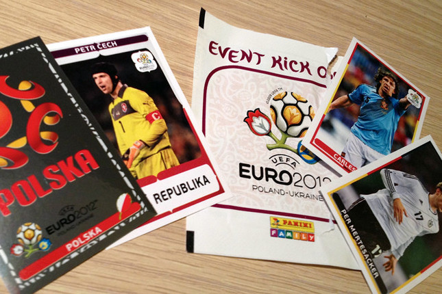サッカー・ユーロ杯イタリア敗北の翌日、まだ近所のスーパーで景品として配っていたカード。ちなみに製造元のパニーニ社はマセラティの収集で有名。