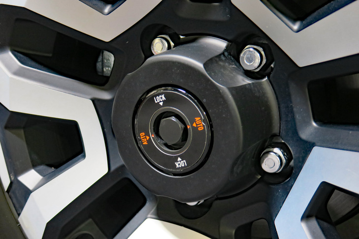 トヨタ・ランドクルーザー“70”(ロッキングハブ)