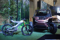 レクサス初の水素エンジン搭載車「ROVコンセプト」。環境への配慮とエンジン車ならでは走りの楽しさを両立するという。