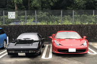 辰巳PAでのプチオフ会当日、Mとの共通の友人であるYとまずは首都高代々木PAで待ち合わせ。Yは、最後の自然吸気V8ミドシップフェラーリとなった「458イタリア」(写真右)を所有している。