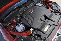 パワーユニットの設定は3リッターV6ツインターボエンジンと48Vマイルドハイブリッド機構の組み合わせのみ。改良モデル導入時には、2リッター直4ターボの「45 Sライン リミテッド」も310台限定で設定された。