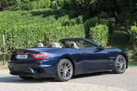 2007年のジュネーブショーで世界初公開された「マセラティ・グラントゥーリズモ」。オープントップの「グランカブリオ」は2009年に発表された。