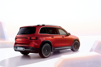 「メルセデス・ベンツEQB」がマイナーチェンジ 新電池の採用と内外装のデザイン変更でリフレッシュの画像