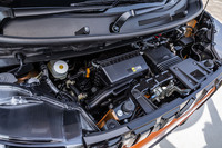 パワーユニットは排気量0.66リッターの直3で、最高出力52PSの自然吸気エンジンと同64PSのターボエンジンをラインナップ。いずれもマイルドハイブリッド機構が組み合わされる。