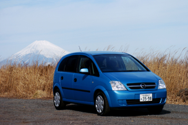 【スペック】全長×全幅×全高=4040×1695×1625mm/ホイールベース=2630mm/車重=1360kg/駆動方式=FF/1.6リッター直4DOHC16バルブ(100ps/6000rpm、15.3kgm/3600rpm)/車両本体価格=218.0万円(テスト車=232.0万円/電動デュアルガラスサンルーフ=14.0万円)
