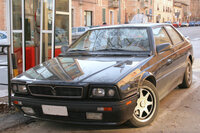 「ビトゥルボ」の派生車種で、イタリア市場で販売された「2.24V」と思われる。2006年シエナで撮影。