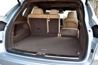 ラゲッジルームの容量は670リッター。リアシートを畳めば最大で1705リッターまで広がる。