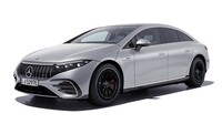 メルセデスAMG初のEVとなる「EQS53 4MATIC+」。前後バンパーやホイールなど、スポーティーな外装パーツが装着される。