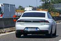 「プジョー508」。2021年6月撮影。