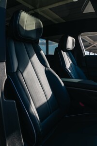 GMが「キャデラック・リリック」を日本に導入 航続距離510kmの新型BEVの画像