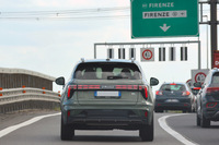 Lynk&Coの看板車種「01」。