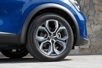 ルノーのコンパクトSUV「キャプチャー」に燃費22.8km/リッターのハイブリッドが登場の画像