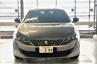 「プジョー508」のフロントマスク。目鼻立ちがハッキリした特徴的なデザインが目を引く。さすがプジョー!