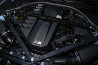 「M3」「M4」のユニットに小変更を施した3リッター直6ターボエンジン。最高出力460PS、最大トルク550N・mを発生する。