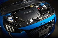「e-208」のパワーユニットは、最高出力136PS、最大トルク260N・mを発生する。