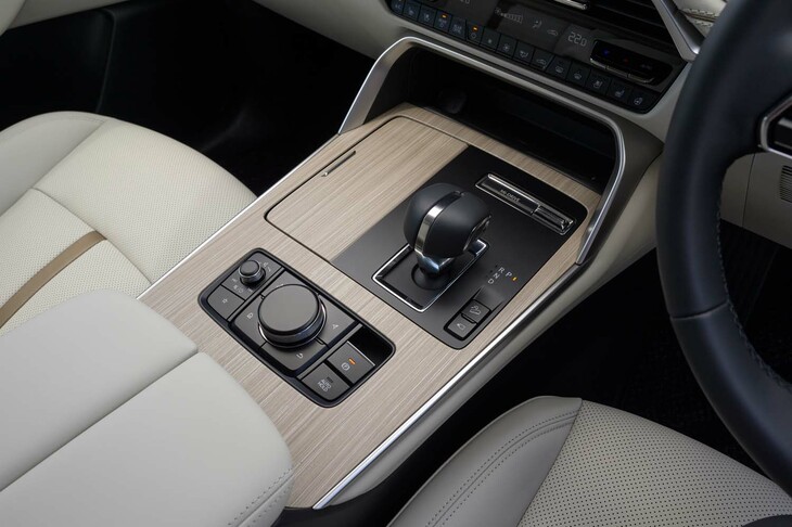 マツダCX-80 XDハイブリッド エクスクルーシブモダン(センターコンソール)