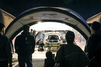 一方で、WRC2は比較的近くで見られるのでおすすめです。