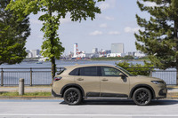 日本では2023年4月に発売された、ホンダのクロスオーバーSUV「ZR-V」。基本的にはスポーティーで洗練されたイメージのモデルだが、一部改良に合わせてSUVらしい力強さやアクティブさを強調した特別仕様車「e:HEV Zクロスツーリング」が追加された。