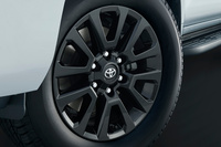 「トヨタ・ランドクルーザー プラド」にブラックのアクセントが目を引く特別仕様車登場の画像