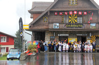 ヴィンクラー氏が思い出のひとつとして挙げた2013年のルツェルン編。あいにくの雨となったが、地元の人がパレードを応援し続けてくれた。