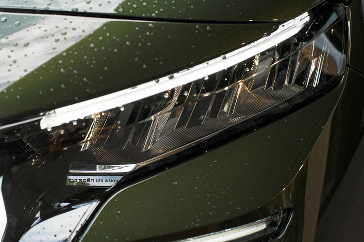 シトロエン・ベルランゴ ロングMAX BlueHDi(ヘッドランプ)