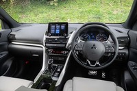 ダッシュボードのつくりは大きく変わっていないが、ディスプレイオーディオのサイズが8インチに拡大されている。