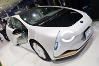 トヨタのコンセプトカー「LQ」。AIエージェントを搭載した、レベル4の自動運転も可能な電気自動車だ。