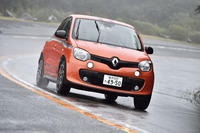 シャシーのチューニングもルノースポールが手がけた。ダンパーの減衰力が変更されたほか、スタビライザーはより直径が太いものへ。ESCの制御も見直されている。