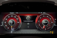 メーターパネルは、液晶タイプ(10.25インチサイズ)のドライバーインフォメーションディスプレイとなっている。