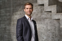 BMWの上級車種のデザインを任されることとなった、マクシミリアン・ミッソーニ氏。それ以前は、ボルボ傘下の電動ハイパフォーマンスカーブランド、ポールスターでデザインディレクターを務めていた。