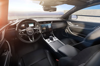 2022年モデルの「XF」のインテリア。