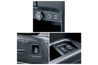 USBポートについても、「スパーダ」系のグレードでは1~3列目シートのすべてに装備されているのに対し、「エアー」ではフロントのセンターコンソールに備わっているだけだ。