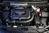 「LSY」と呼ばれるゼネラルモーターズ最新の2リッター直4直噴ターボエンジン。可変バルブ機構や気筒休止システムを備えており、低回転域から力を発揮する特性と効率の高さを両立している。