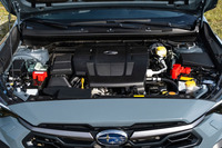 マイルドハイブリッドシステム「e-BOXER」は、最高出力136PSの2リッター水平対向4気筒エンジンに同13.6PSのモーターが組み合わされる。