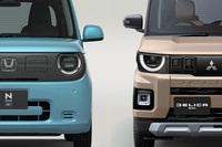 ホンダの新型軽BEV「N-ONE e:」(写真向かって左)と、三菱の軽スーパーハイトワゴン「デリカミニ」(写真右)。