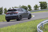FWD車よりも110kgも重いため、実はストレートではFWD車のほうが速い。「NISMOチューンドe-POWER 4WD」はコーナー出口でより早くアクセルを全開にできるのが武器だ。