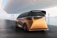 日産が電動コンセプトカーの第3弾「日産ハイパーツアラー」を発表【ジャパンモビリティショー2023】の画像