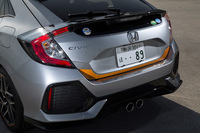 ホンダ・シビックハッチバック ホンダアクセス用品装着車(FF/CVT)の画像