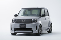 新型電気自動車「スーパーONE プロトタイプ」は、軽規格の電気自動車「N-ONE e:」をベースに開発されている。