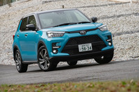 トヨタ版の兄弟車「ライズ」。「ダイハツ・ロッキー」とはフロントマスクが大きく異なる。